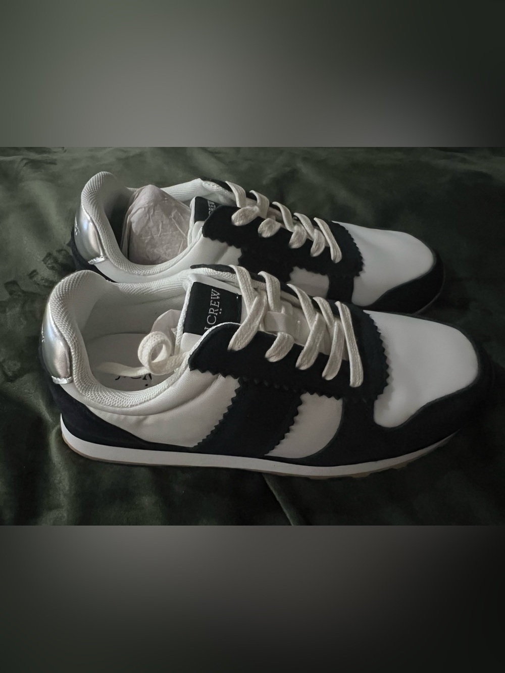 NIB - Size 7 - J. Crew Women’s Navy & White Retro Runner Sneakers - Picture 3 of 6